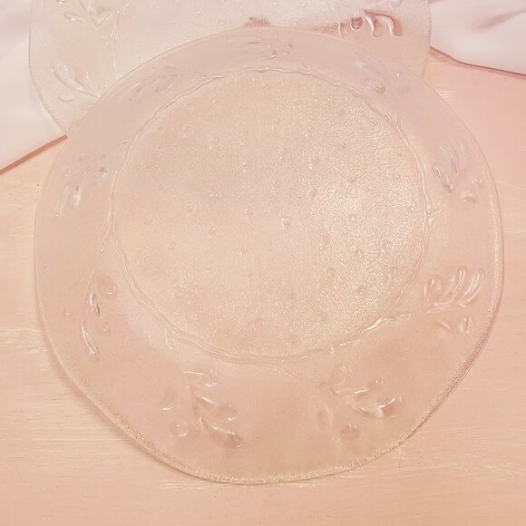 Amanda Luncheon or Salad 2pc Plate Set, Vintage Leaves & Dots, Stippled Glass - Picture 3 of 6